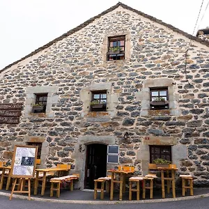 auberge-des-calades.hotels-rhonealpes.com/