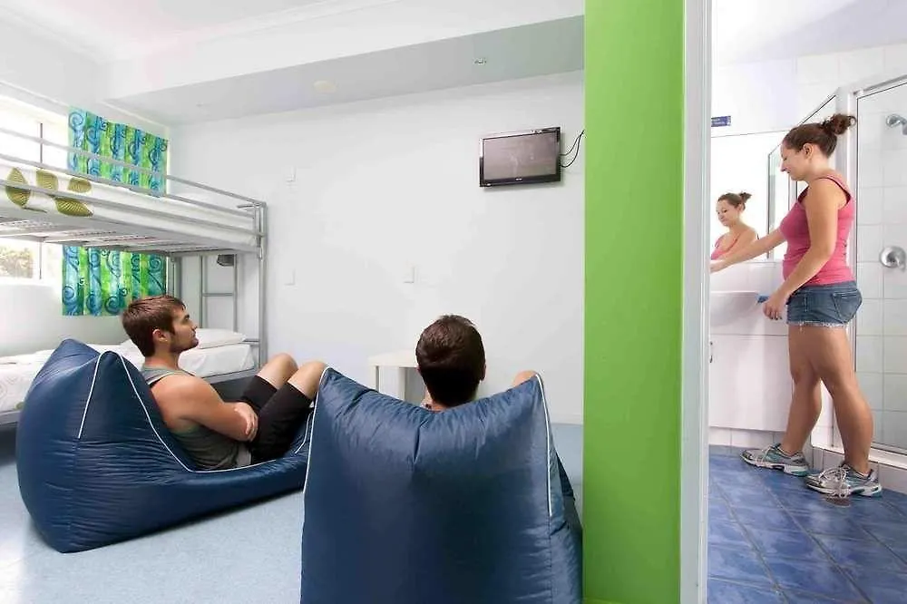 Yha Cairns Central 0*,